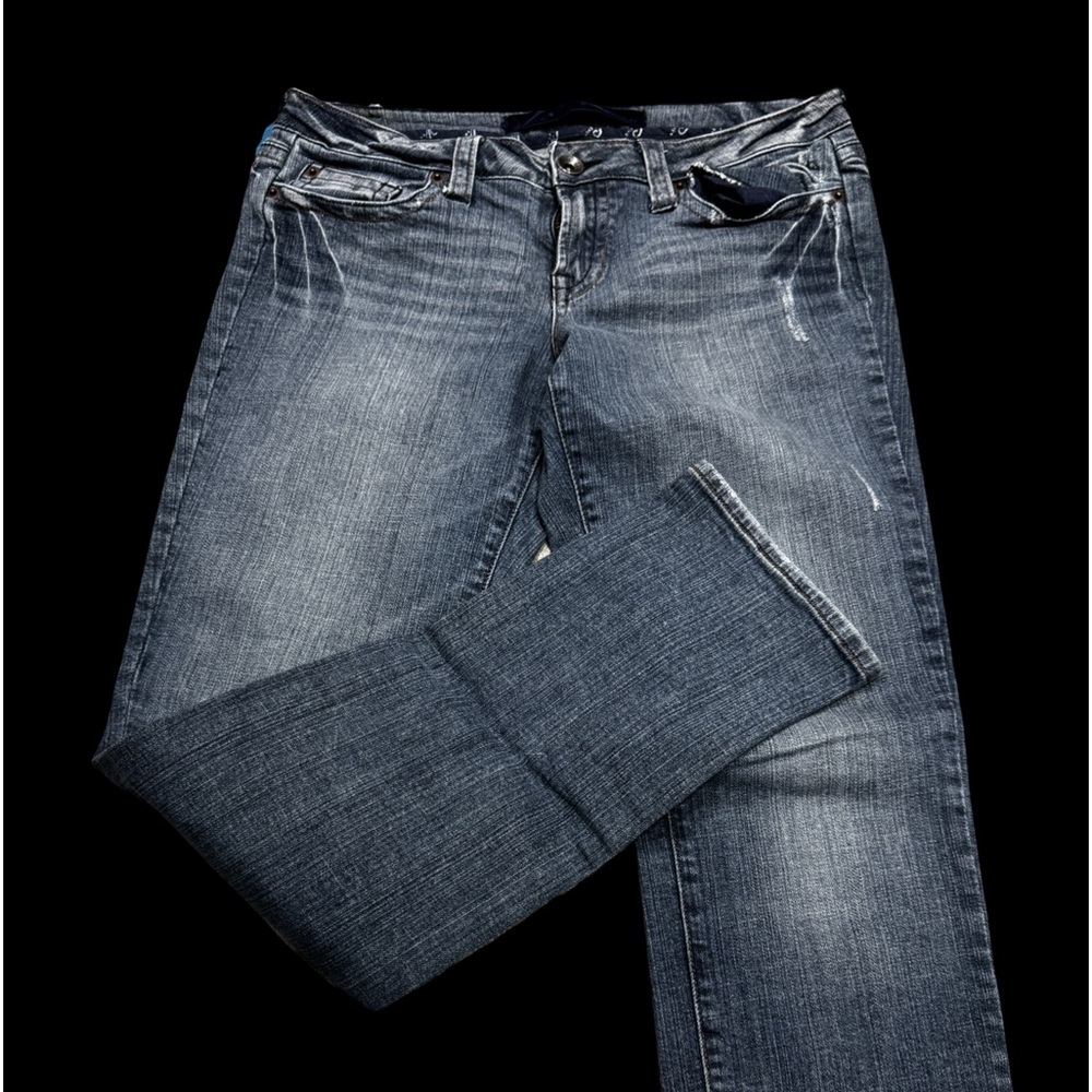 Size 9. Refuge jeans.